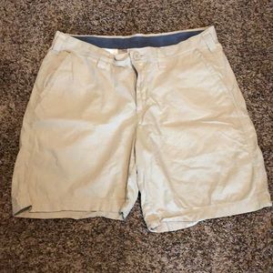 Mens Columbia khaki shorts 32